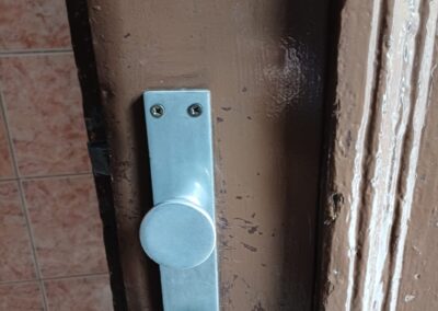 Oprava dveří, seřízení, montáž brána